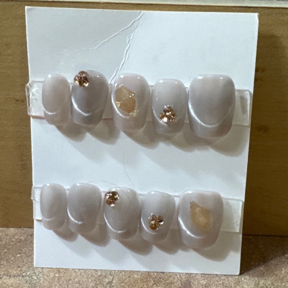 Grey Cat Eye Velvet Press On Nails Short Square Rhinestone Gemstone Accents 10pc